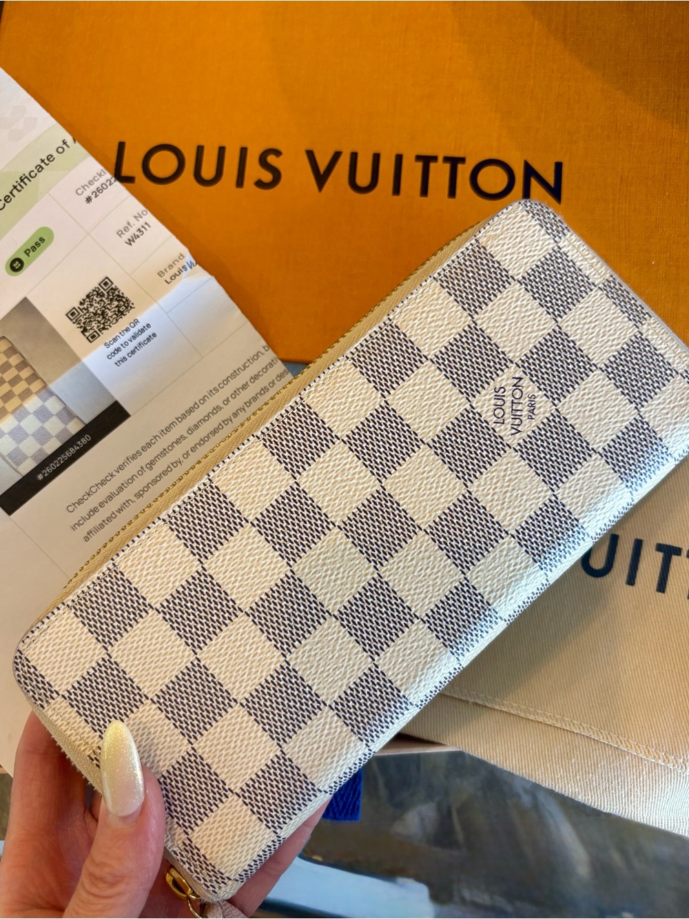 100% Authentic Louis Vuitton Damier Azur Zippy Wallet Blue White Pink Auth paper